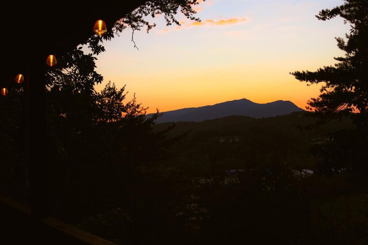 Bluff Mountain View Villa Pigeon Forge Bagian luar foto
