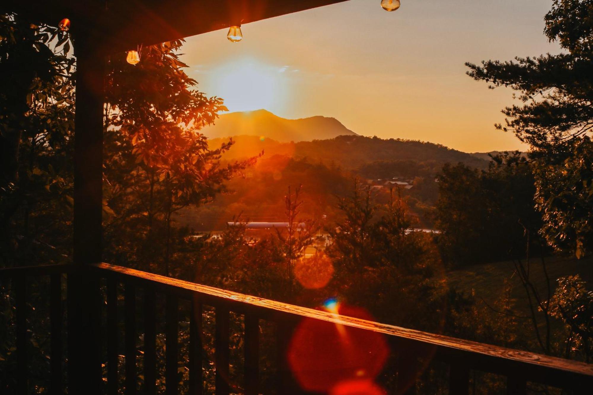 Bluff Mountain View Villa Pigeon Forge Bagian luar foto